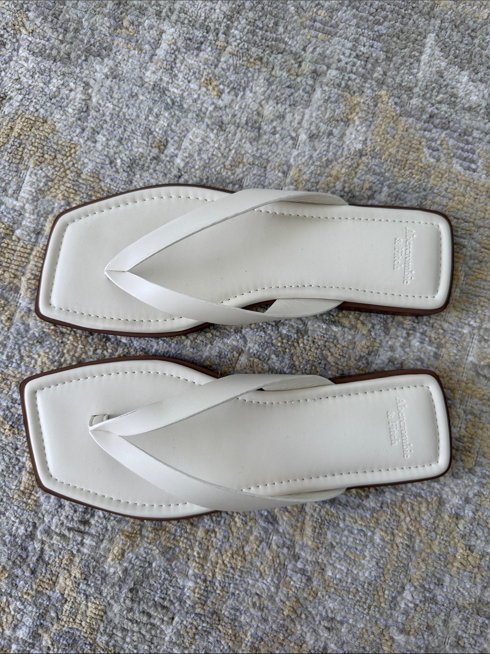 Abercrombie & Fitch sandals - Picture 1 of 2